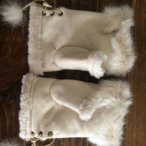 Faux fur fingerless gloves